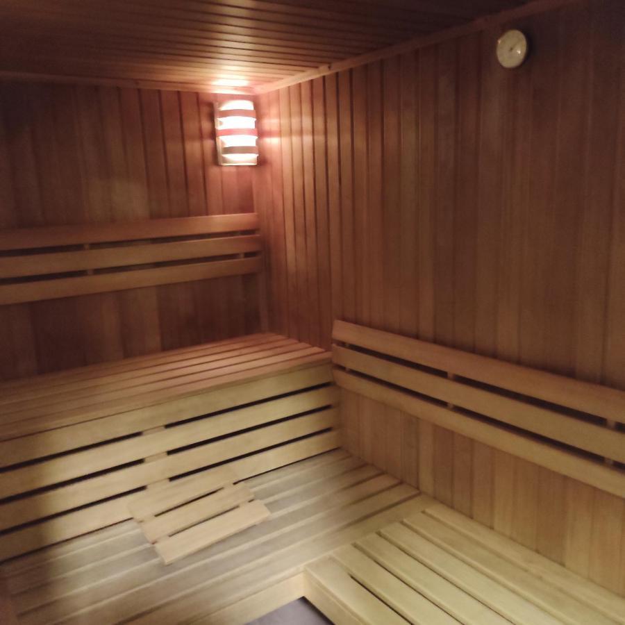 Bialy Mis Sauna & Jacuzzi Apartment *